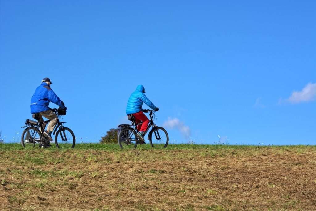 Fahrradfahrer in der Natur