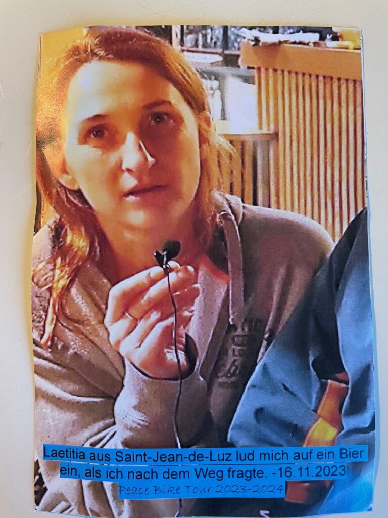 Laetitia aus Saint-Jean-de-Luz lud ihn auf ein Bier ein, als er nach dem Weg fragte